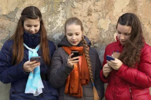 Курс: Социальные сети: в чём польза, а что является потенциально опасным для подростков